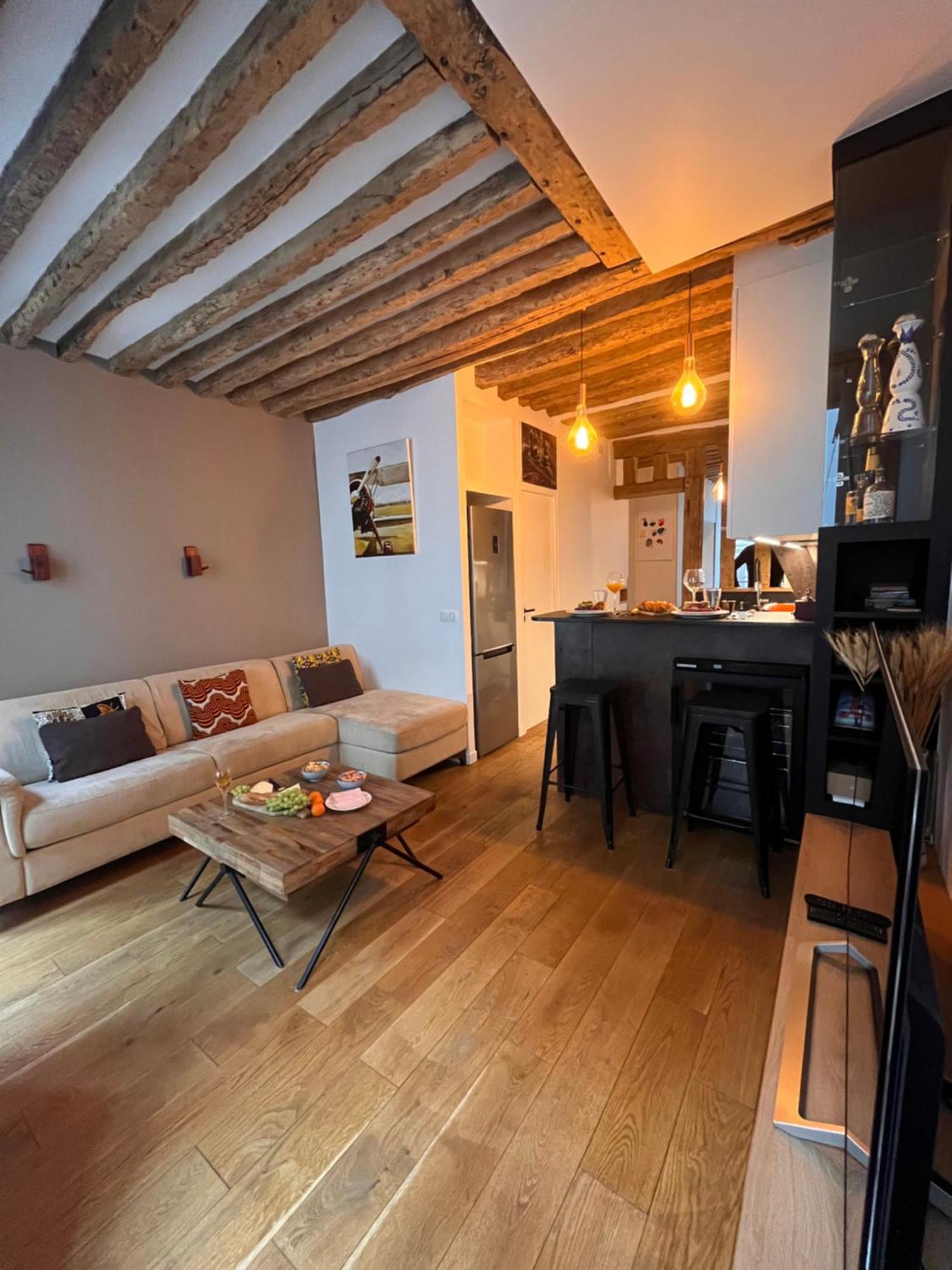 A Saint-paul En Plein Coeur Du Marais 4 Pers Appartamento Parigi