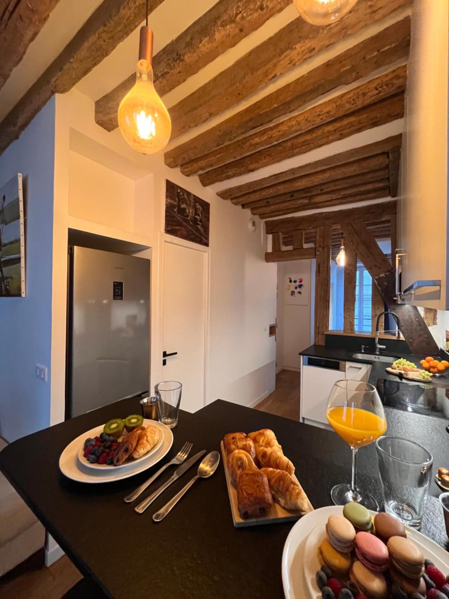 Appartamento A Saint-paul En Plein Coeur Du Marais 4 Pers Parigi